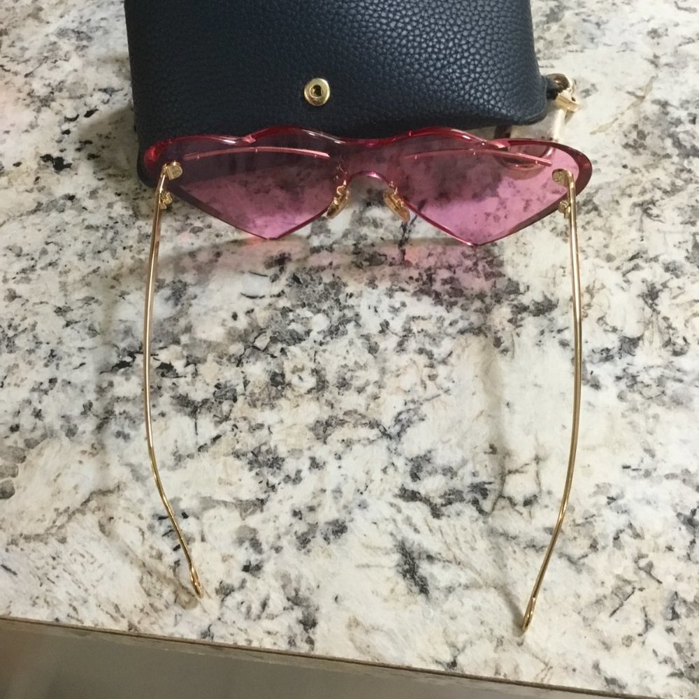 Loewe Heart  sunglasses New $460.00 - Picture 6 of 9